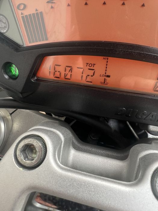 Motoideea vinde DUCATI  MONSTER 696  2008  Rate