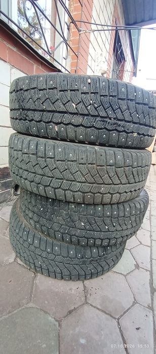Продам комплект шин
