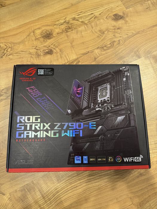 Placa de baza ASUS ROG STRIX Z790-E GAMING WIFI, Socket 1700, Garantie 12 Luni