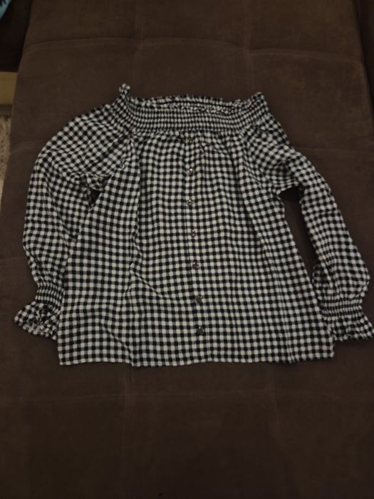 Bluza maneca lunga cu umerii goi