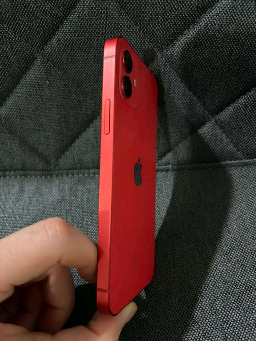 Телефон iPhone 12