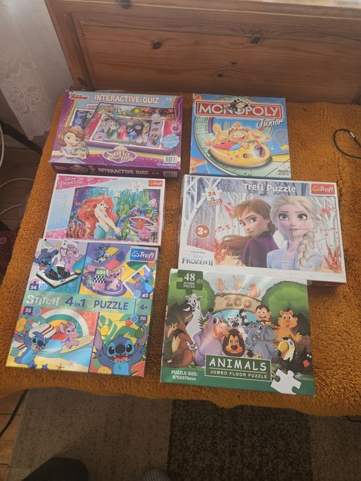 Лот играчки и пъзели