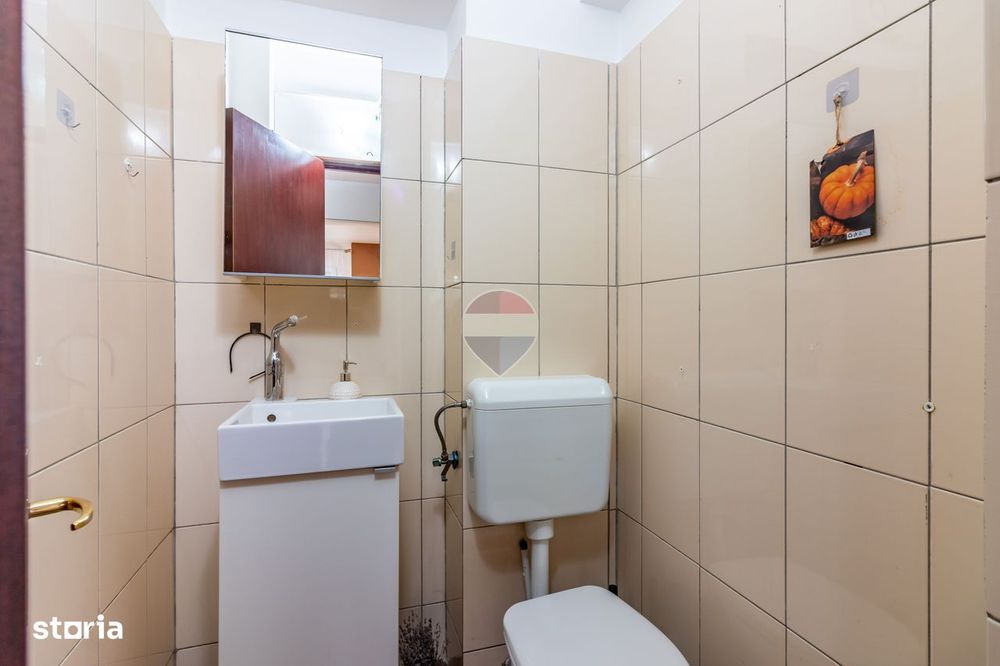 Casă / Vilă cu 6 camere de vanzare in Corbeanca, centru, autobuz, Mega