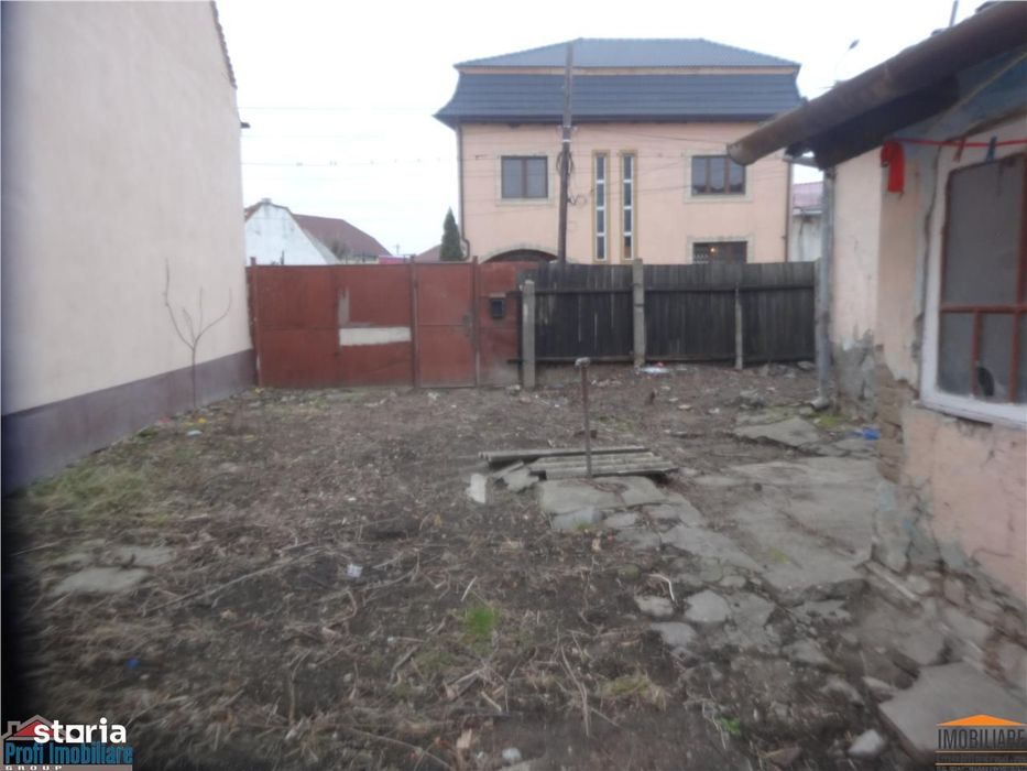 Loc de casa zona Parneava - Intim