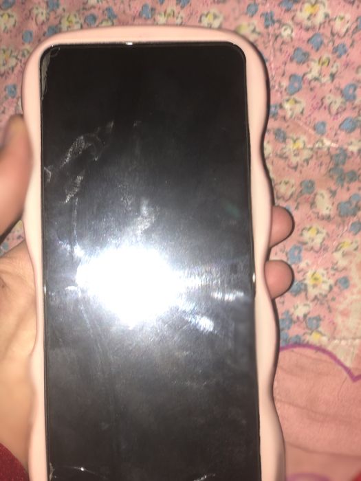 Tecno Spark Go 2024 holati ideal kar dak bo narxi:850.000 galishiladi