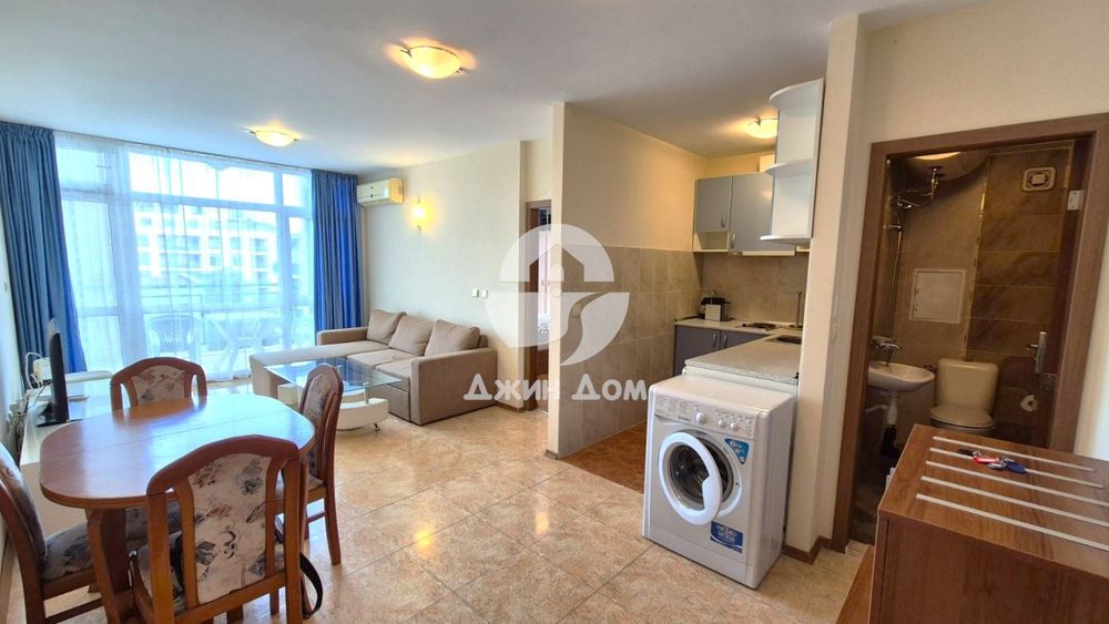Продава се Двустаен апартамент в к.к. Слънчев бряг - 67 кв.м за 1060 €/кв.м - Снимка #1