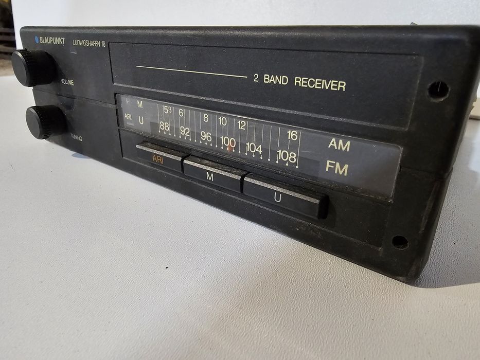 radio blaupunkt ludwigshaffen 18 

arata foarte bine 
nu ii cunosc sta