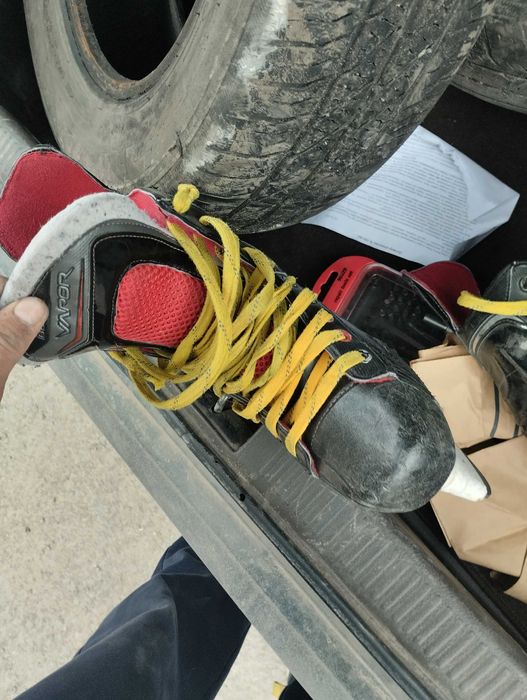 Продам коньки Bauer 42р