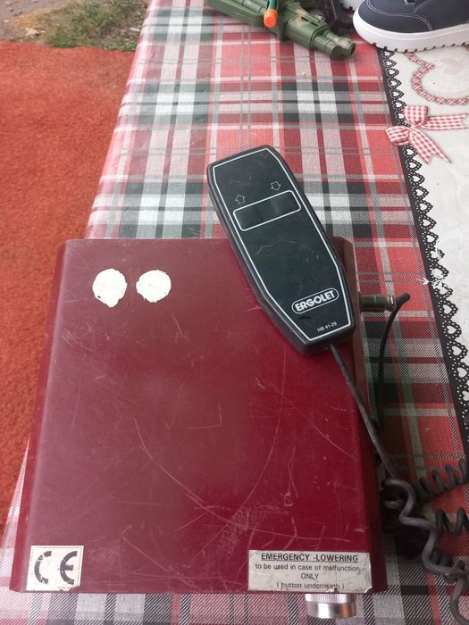 COMANDA CU BUTOANE PENTRU MACARALE MANUALE, platforme rampe elevatoare  usi garajeERGOLET