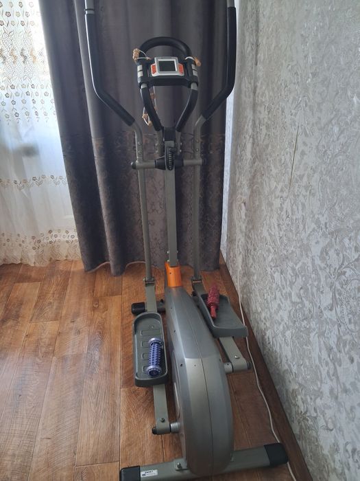 Продам эллиптический тренажор