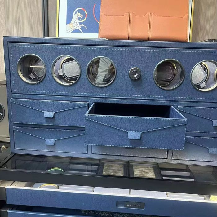 Сейф для хранение  часов