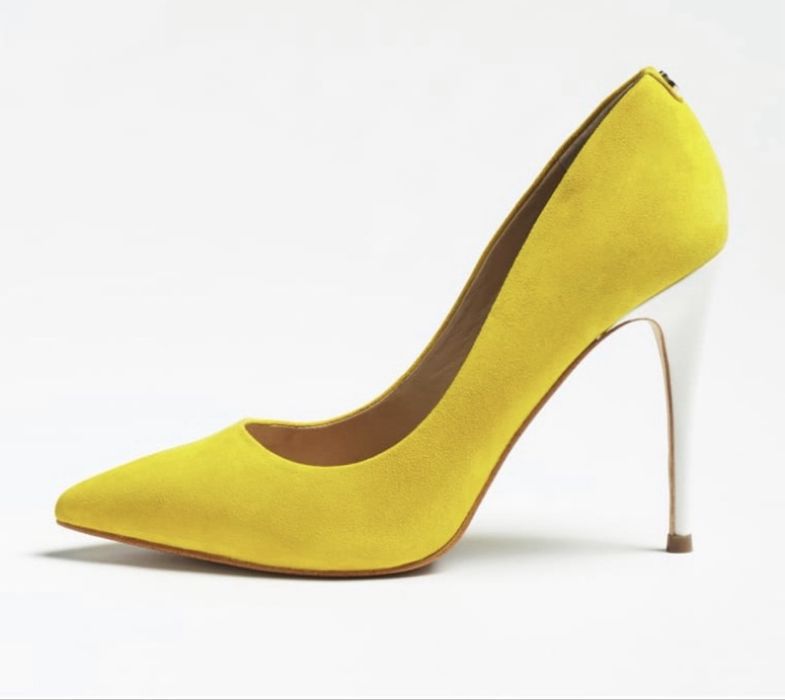 Обувки на висок ток Guess