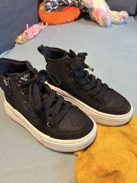 Ghete fete Sketchers