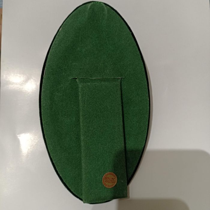 Икона Мадонна с младенцем на бархате.