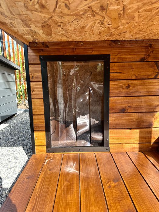 Cușcă pentru câine de lux cu terasă și acoperiș plat/încălzire