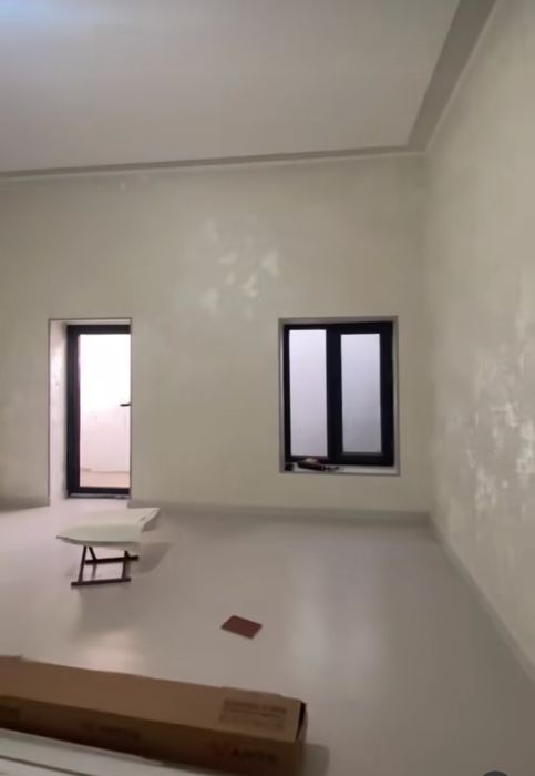 Куктеракдан утганда Қайнамада асосий йулга 800 метр 1.6 сотиг 4 хона