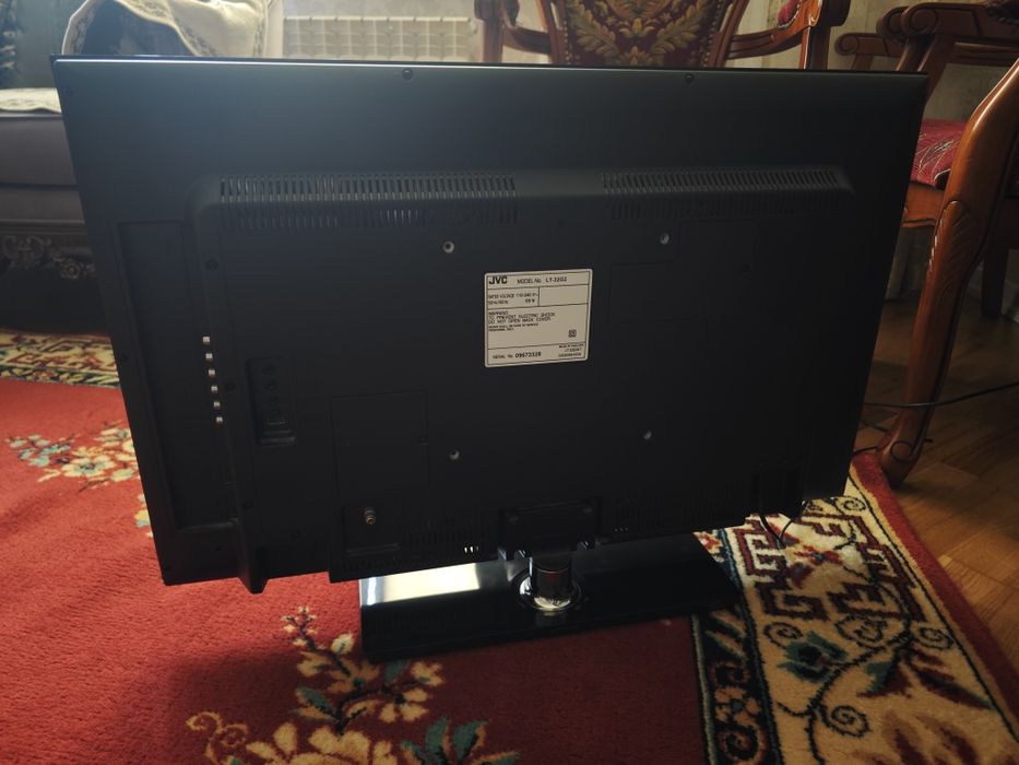 Телевизор JVC 32" (81 см)