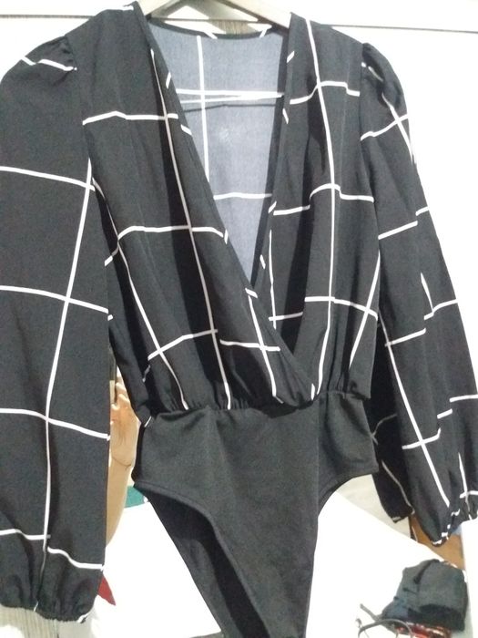 Риза боди и къси кожени