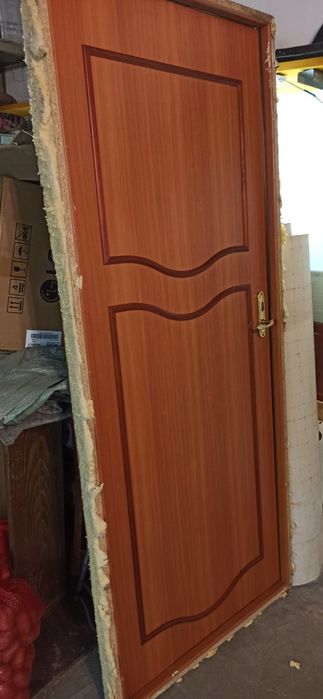 Деревянная дверь