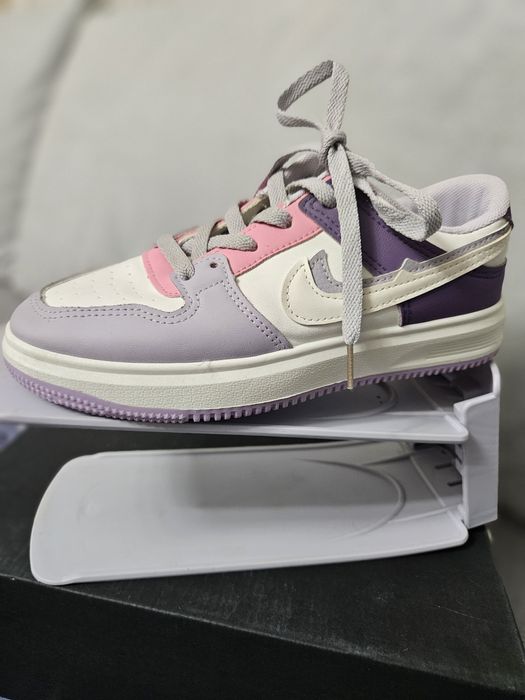 Кроссовки женские