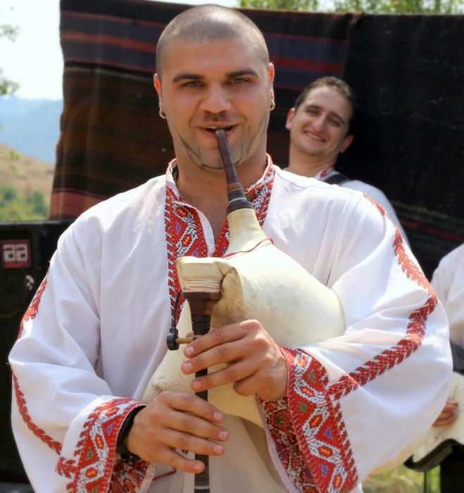 Уроци по Джура и Каба гайда.Може и онлайн.