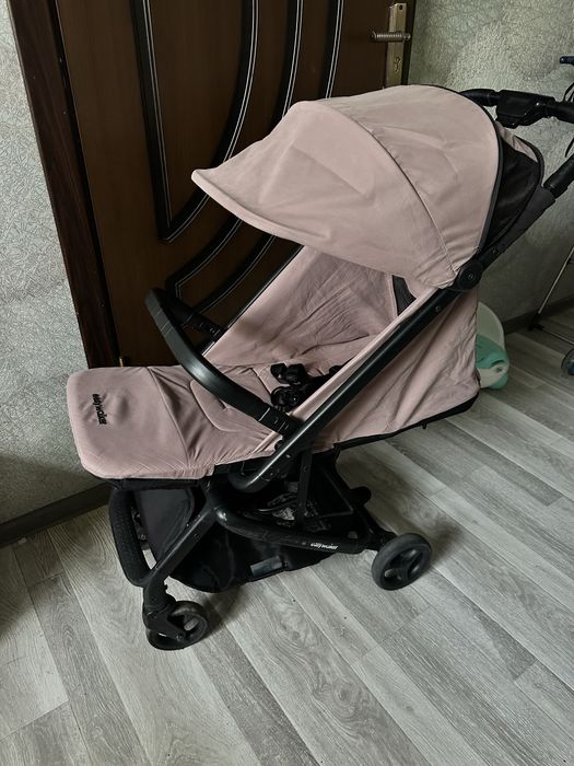 Продам детскую коляску easywalker
