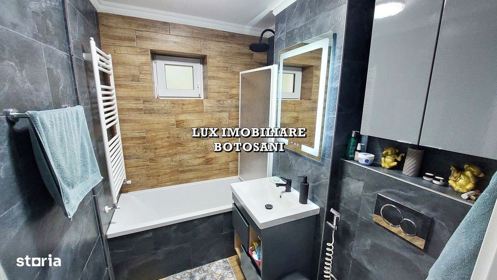 Apartament 3 camere, zona Florariei Ioli