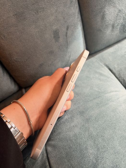 iPhone 16 plus.