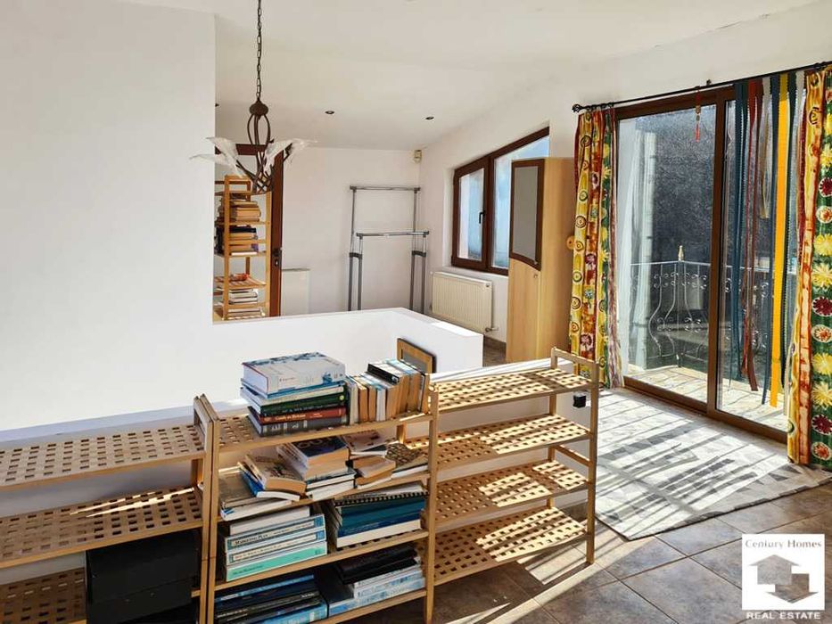 155075 Масивна къща с просторен двор в с. Любенци