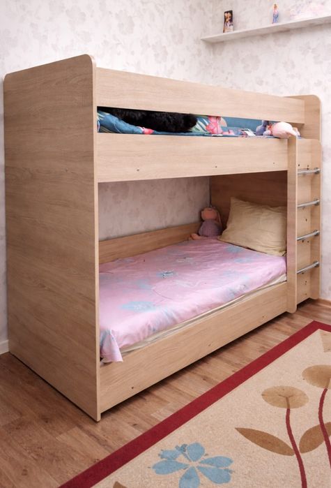 Кровать двухяростная