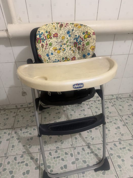 Продам детский стол-стул б/у