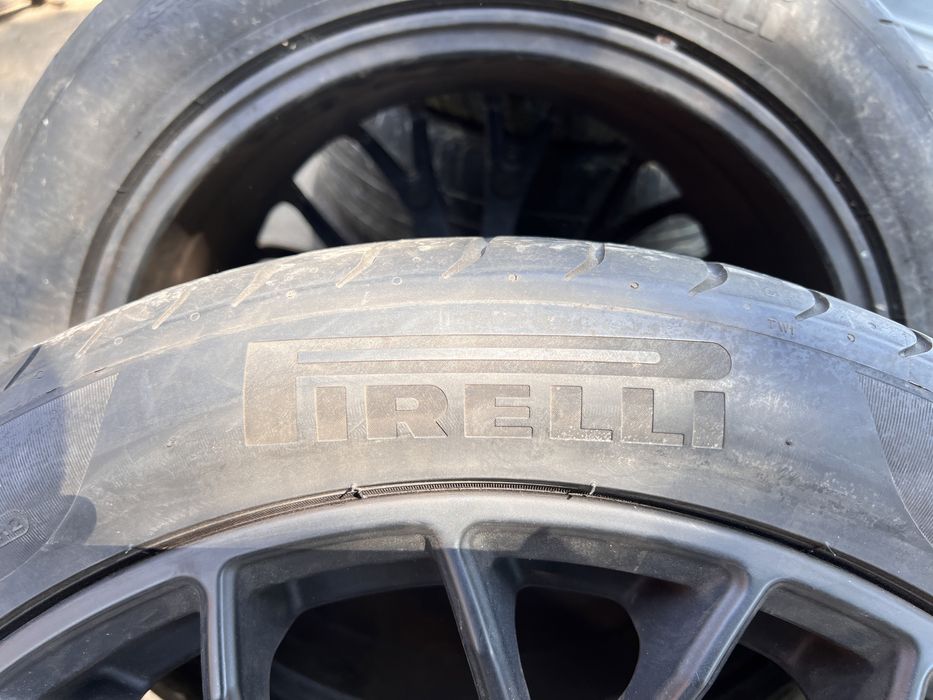275/40/19 2 броя летни гуми Pirelli