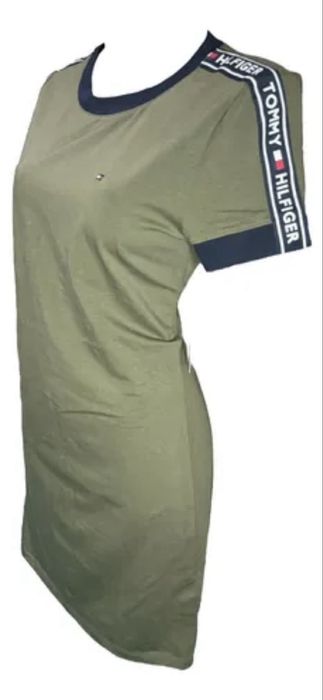 Спортна рокля Tommy Hilfiger - размер М ; нова с етикет