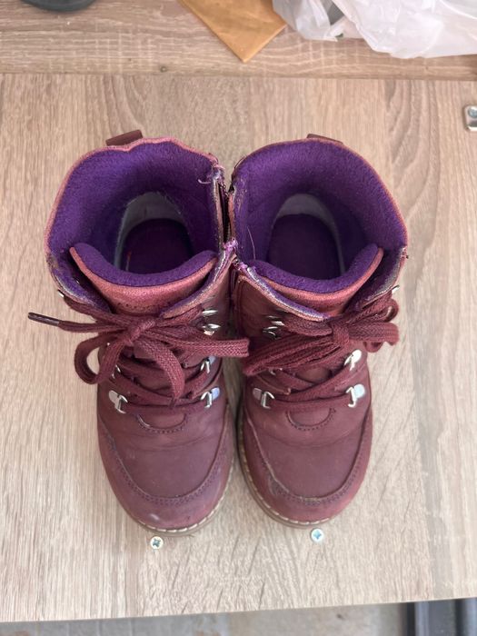 Детски затворени обувки боти