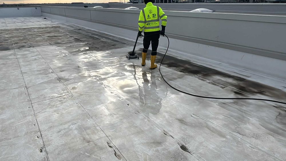 Servicii complete: marcaje, pardoseli, hidroizolații, mentenanță