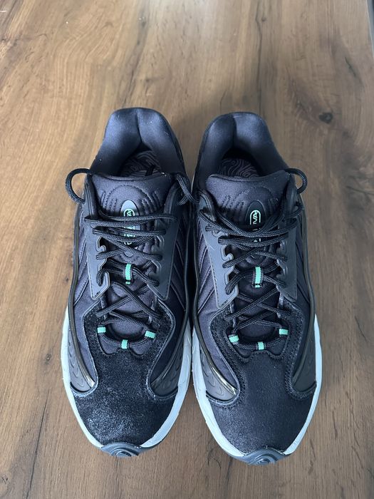 Adidas Oznova  - маратонки
