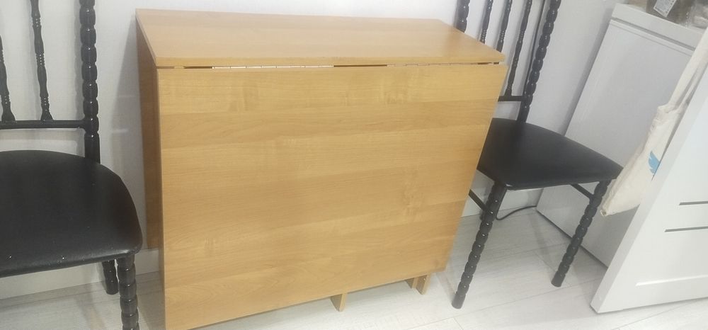 Продам стол и стулья