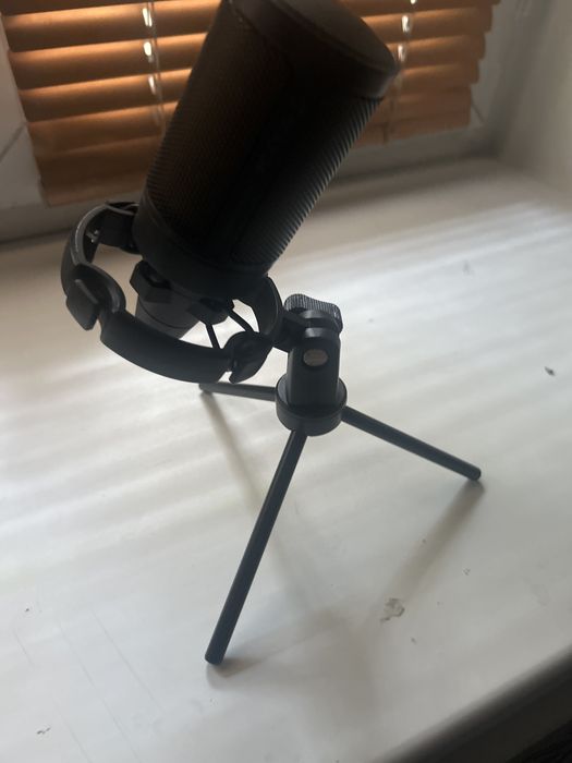 Микрофон Fifine a6v