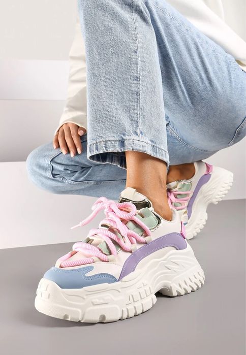 Adidasi Renee purtati o singura data