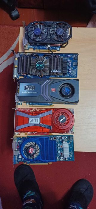 Vând placi video pc