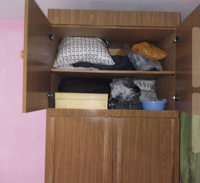 Продам шифонер и прихочка