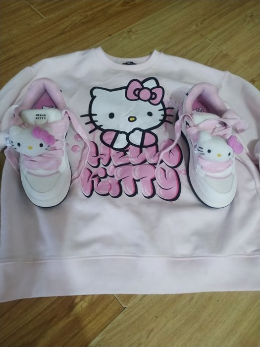 Продаются кросовки с кофточкой, производство Германия