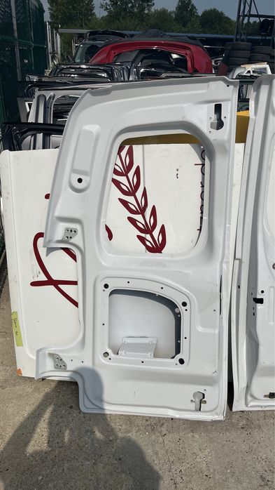 Багажна врата лява и дясна Toyota Proace,Opel Vivaro,Citroen Jumpy