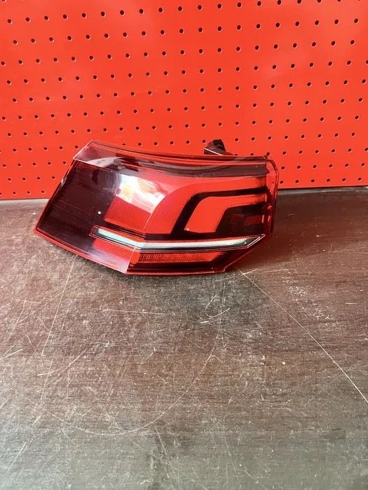 Stop stanga led pe aripa Vw Golf 8 hatchback scurt