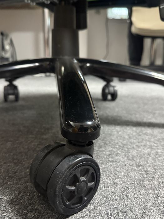 Продается игровое кресло Ardor gaming