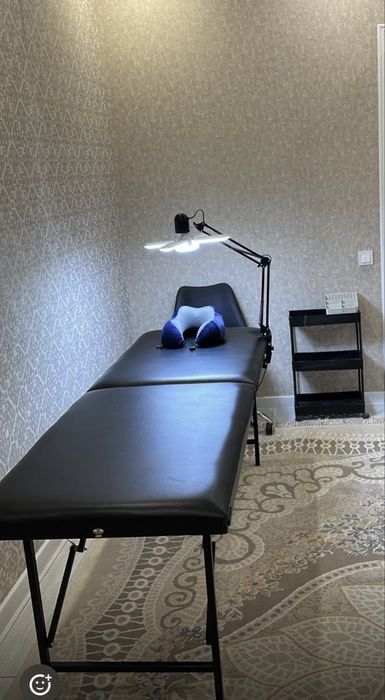 Кушетка лампа и кресло