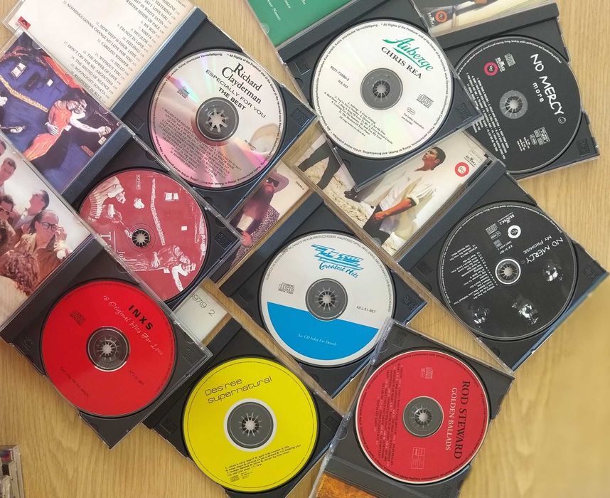 Продавам музикални СD дискове