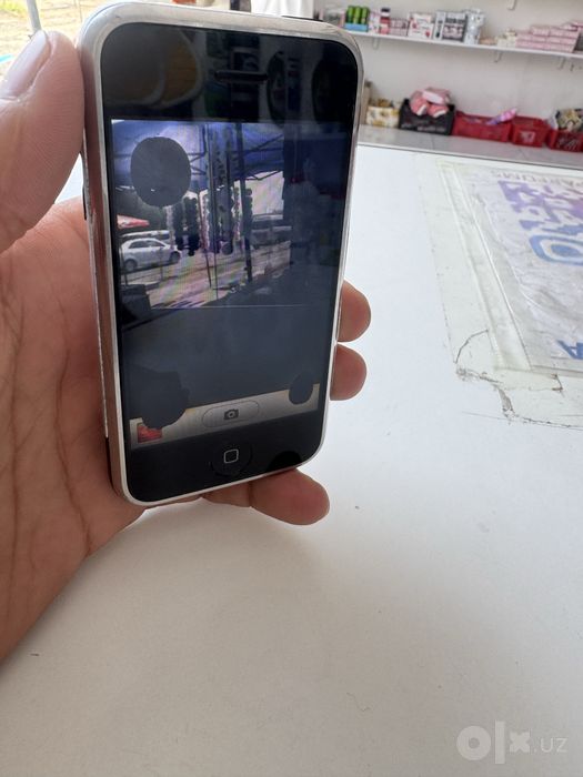 Iphone 2G      8GB