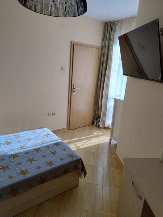 Апартамент  наем Септември-Май