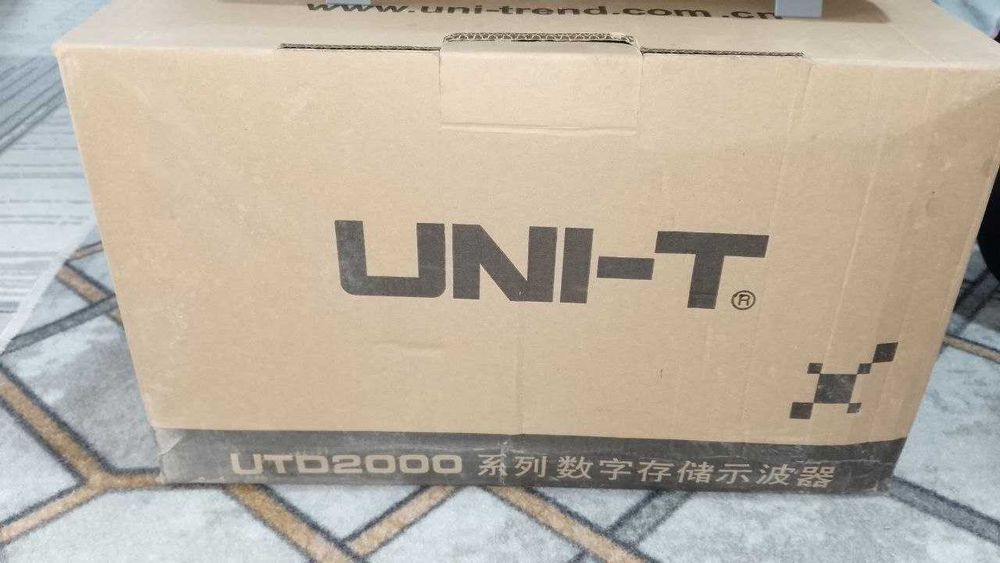 Двухканальный цифровой запоминающийся осциллограф UNI-T UTD2102CEX-EDU